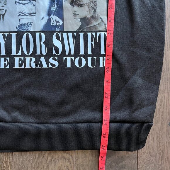 Taylor Swift Eras Tour Crewneck Sweatshirt Black Size M Graphic Concert Pullover - Picture 5 of 5